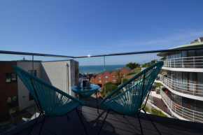 9 Middlecombe - Luxury Apartment at Byron Woolacombe, only 4 minute walk to Woolacombe Beach!